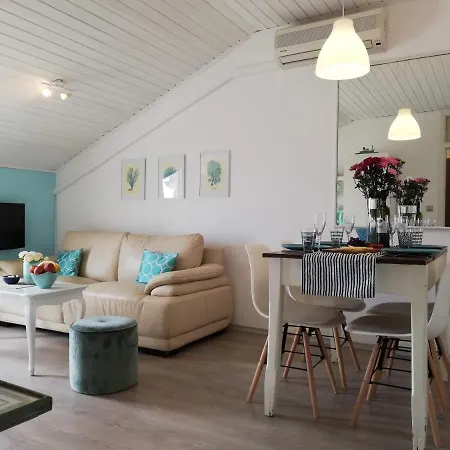 Deep Blue Apartman *